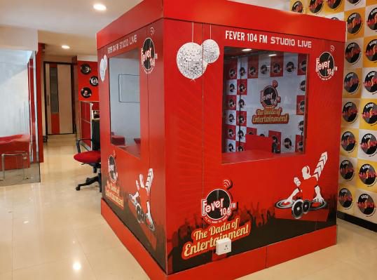 Fever 104 FM RJ studio station